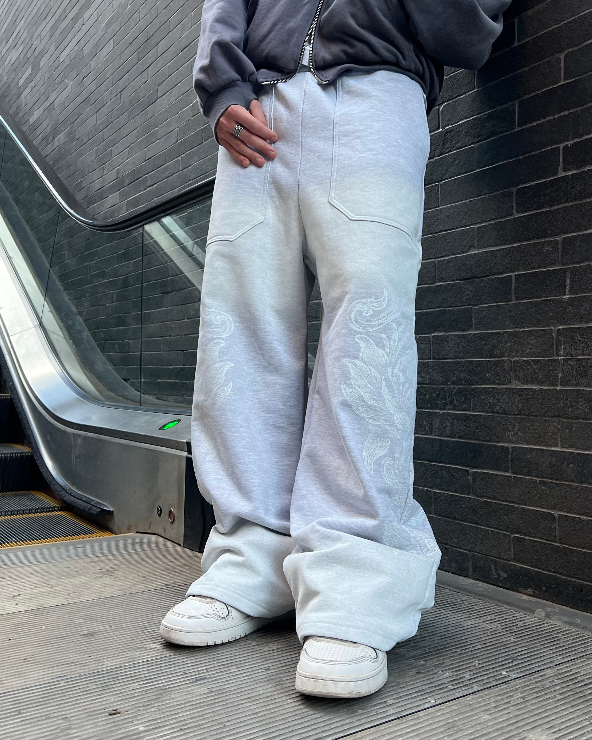 Armour Baggy Sweatpant Gris